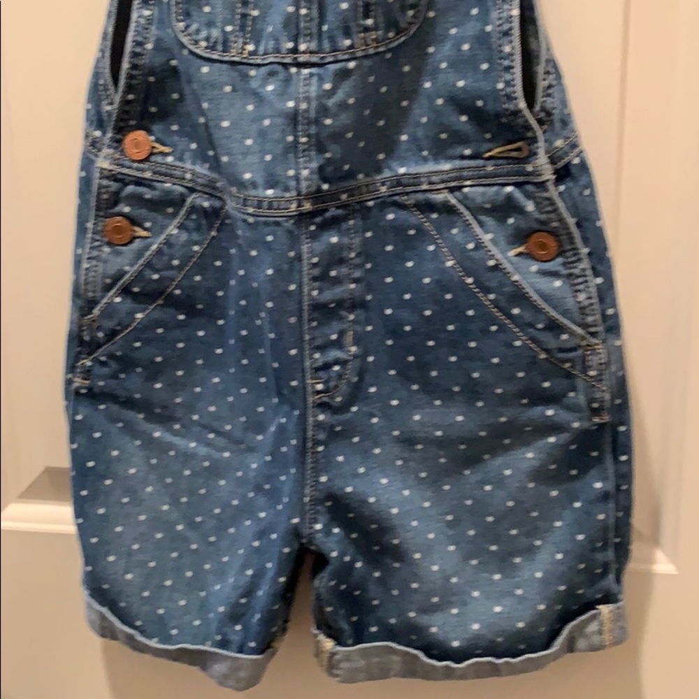 Girls gap kids overall jean shorts medium (8)
